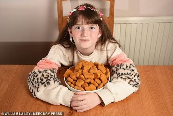 این دختر ۱۰ سال است که فقط ناگت مرغ می خورد! + فوبیا غذا
