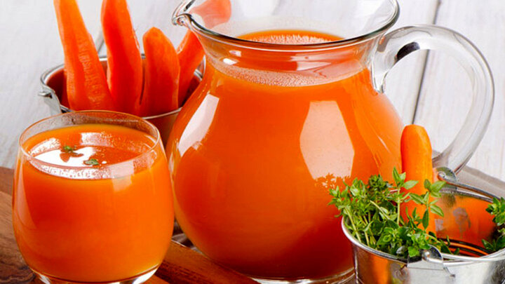 خواص معجزه‌ آسای نوشیدن روزانه آب هویج