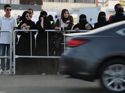 لحظه هولناک زیر گرفتن ۳ زن در عربستان توسط یک ماشین / فیلم