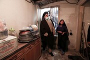 اقدام جالب ابراهیم رییسی در زنجان/ رئیس جمهور به خانه زن سالمند رفت + تصاویر