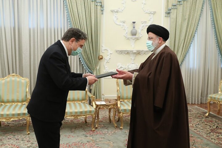 تاکید رییس‌جمهور بر توسعه روابط اقتصادی ایران و اسپانیا