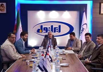 دیدار مدیرعامل شرکت نفت ایرانول با فرمانده سپاه پاسداران آبادان