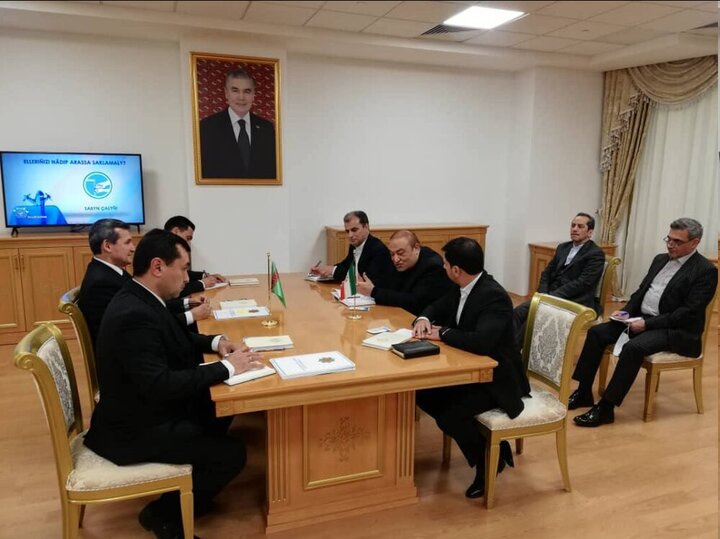 معاون دیپلماسی اقتصادی وزارت خارجه با وزیر خارجه ترکمنستان دیدار کرد