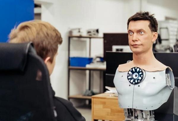 فروش چهره انسان به ربات ۱۵۰ هزار پوند!
