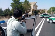 تصاویری از لحظه تیراندازی پلیس به خودروی سارقان در تهران / فیلم