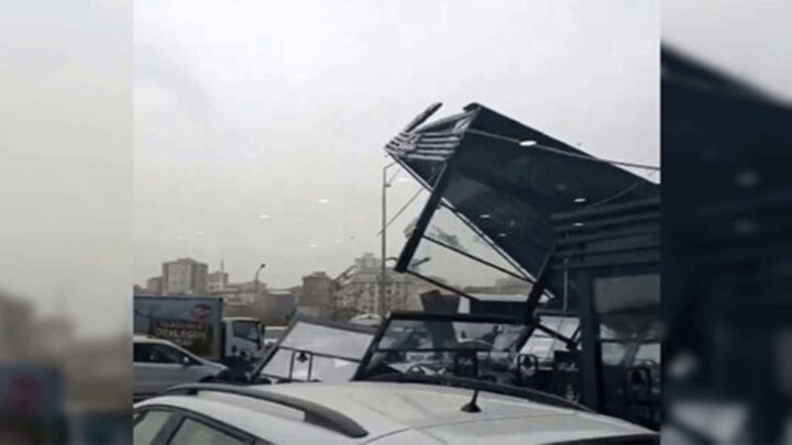ویدیو هولناک از لحظه ریزش سقف رستوران درپی توفان شدید ترکیه