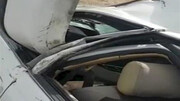 ویدیو باورنکردنی از نجات سرنشینان خودرویی که با خاک یکسان شد!