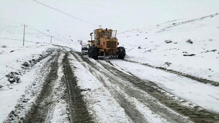 بارش برف و باران در جاده‌های ۱۵ استان کشور / از سفرهای غیرضروری پرهیز کنید