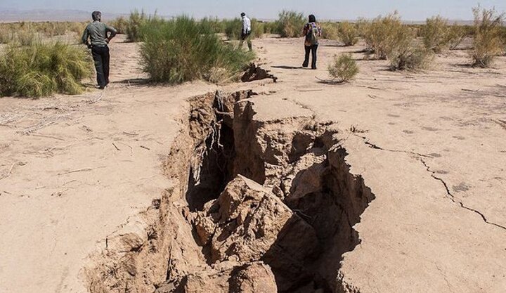 وقوع فرسایش خاک در ایران از طریق آبی یا بادی / کرمان سالانه حدود ۲۷۵ میلیون تن خاک از دست می‌دهد