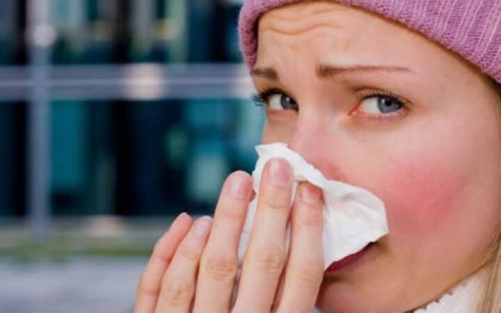 چند نکته مهم درباره کرونای اومیکرون و علت شباهت آن به سرماخوردگی