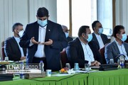 نماز خواندن یکی از حاضران وسط جلسه امیرعبداللهیان با نمایندگان مجلس / عکس