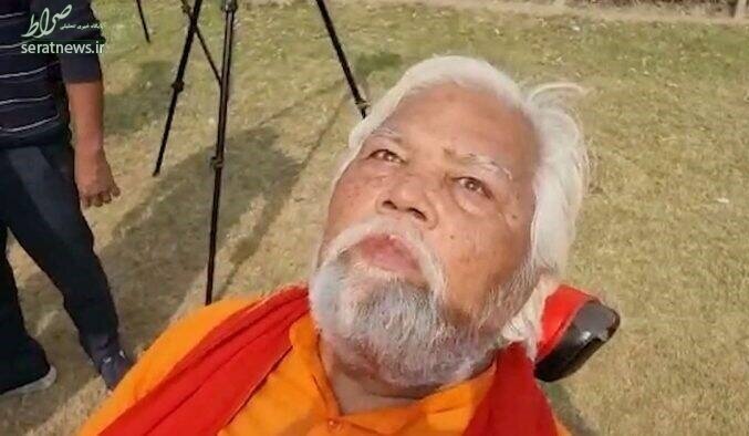 رکورد شکنی عجیب مرد هندی با نگاه کردن به خورشید / عکس