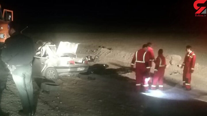 تصادف مرگبار خودرو حامل ۱۳ انسان با تریلی در جاده یزد + ۱۱ کشته و زخمی / فیلم