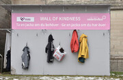 ‏«دیوار مهربانی» در قلب استکهلم / فیلم