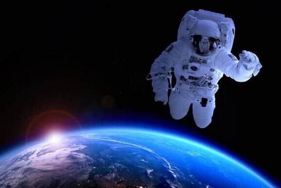  میلیاردر ژاپنی از فضا به زمین بازگشت / فیلم