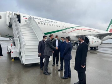 وزیر امور خارجه وارد باکو شد