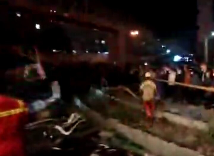 جزئیات تصادف شدید یک دستگاه میکسر با ۱۳ خودرو در تهران /  یک خودرو سواری له شد