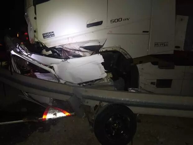 ۱ کشته بر اثر برخورد پراید با کامیون در فارس
