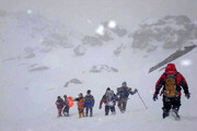 نجات کوهنوردان گرفتار شده در برف و کولاک اشترانکوه / فیلم