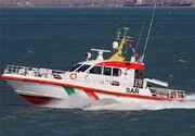 نجات ۱۲ ملوان از خطر مرگ در خلیج فارس