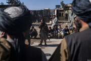 حرکت عجیب نیروهای طالبان / قیچی کردن موی یک جوان وسط خیابان / فیلم