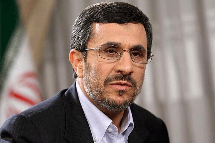 محمود احمدی‌نژاد و تبریک سال نو میلادی به زبان انگلیسی / فیلم