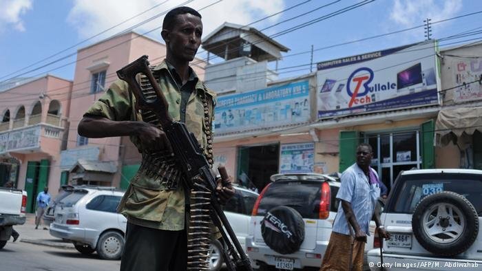 ۶ نیروی پلیس سومالی در حمله الشباب کشته و زخمی شدند
