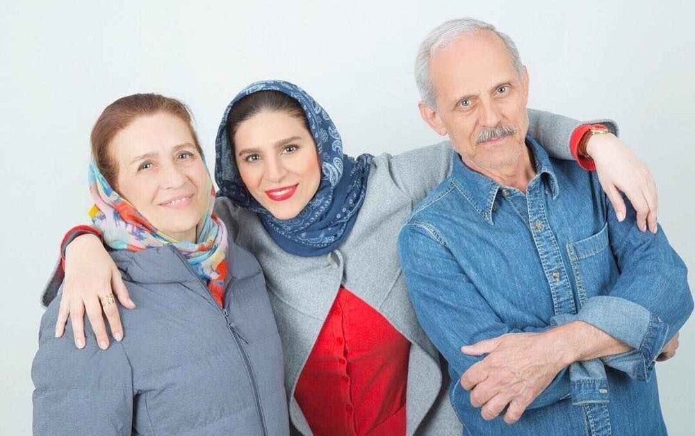 سحر دولتشاهی در کنار پدر و مادرش +عکس