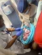 ماجرای پیدا شدن نوزاد تازه متولد شده در سطل زباله سرویس بهداشتی هواپیما چیست؟ + جزییات