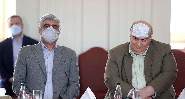 نحوه ماسک زدن نماینده مجلس در دیدار با وزیر خارجه سوژه شد/  گذاشتن ماسک بر روی سر! / عکس