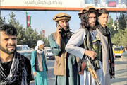 بازداشت یک زوج توسط گشت ارشاد طالبان به جرم برف‌بازی/ فیلم