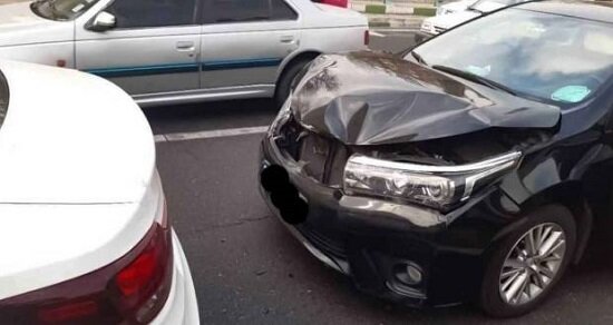 تصادف جنجالی سایپا شاهین و تویوتا کرولا در تهران؛ کدام خودرو بیشتر آسیب دید؟ + تصاویر