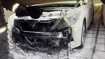 آتش گرفتن نمایشگاه خودرو در گیلان / خودروی میلیاردی جزغاله شد