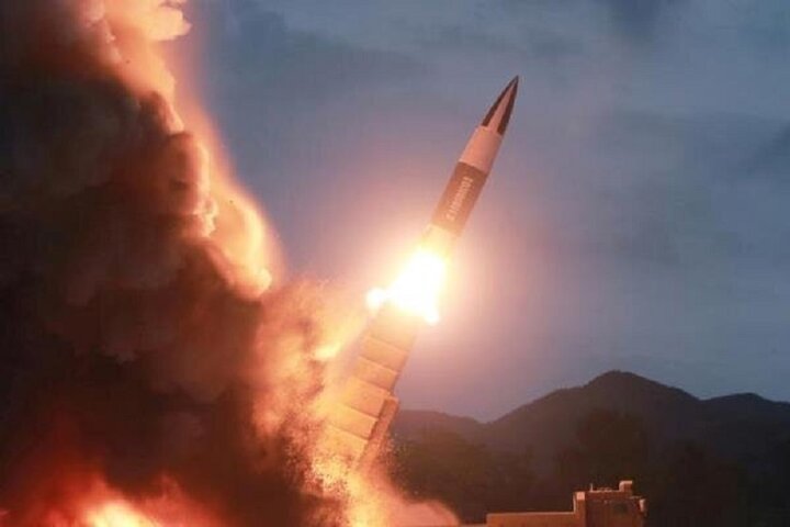 کره شمالی بار دیگر موشک بالستیک شلیک کرد / فیلم