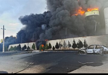 یک واحد صنعتی در اشتهارد آتش گرفت / مدیریت بحران استان البرز: آتش‌سوزی گسترده است