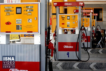 هیچ برنامه‌ای برای افزایش قیمت بنزین وجود ندارد / عرضه یارانه بنزین به کارت‌های ملی صحت دارد؟
