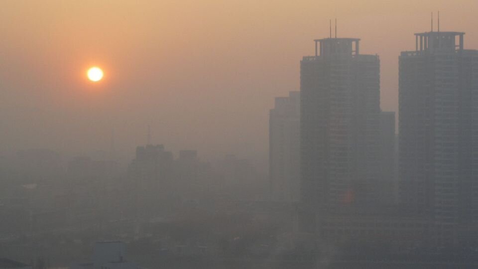 فاجعه آلودگی هوا در شهرهای بزرگ در سال ۱۴۰۰ | کدام شهرهای رکورددار آلودگی هوا بودند؟