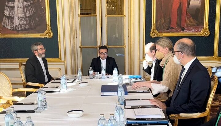 باقری با «مورا» و مذاکره‌کنندگان ارشد سه کشور اروپایی دیدار کرد