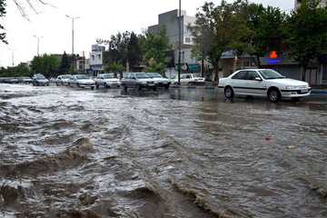 ویدیو دلهره آور از سیلاب شدید عوارضی آزادراه پل زال - خرم آباد