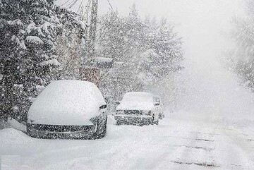 تصاویر باورنکردنی از بارش برف شدید در آذربایجان‌ غربی / فیلم