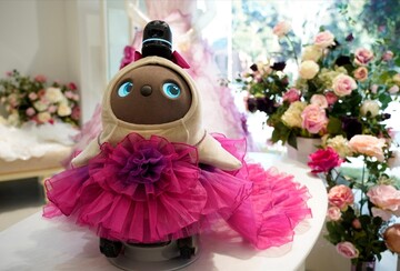 رونمایی از ربات‌هایی که لباس عروسی می پوشند