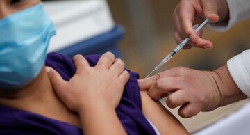 وزیر بهداشت: فقط ۲۲ درصد تزریق واکسن دز سوم در کشور انجام شده است