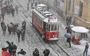 ترافیک سنگین جاده های استانبول به دلیل کولاک برف / فیلم