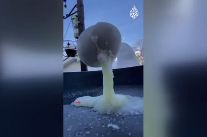یخ زدن عجیب غذا در دمای منفی ۴٠ درجه را ببینید!/ فیلم