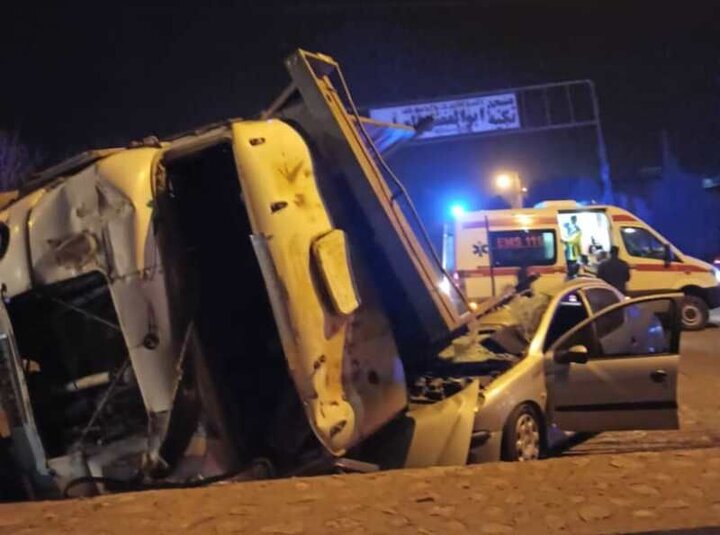 مصدومیت ۱۱ نفر درپی سانحه رانندگی در جاده ساوه