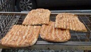 برای خرید نان در این منطقه از ایران باید پارتی داشته باشید / هر عدد نان ۱۰ هزار تومان!