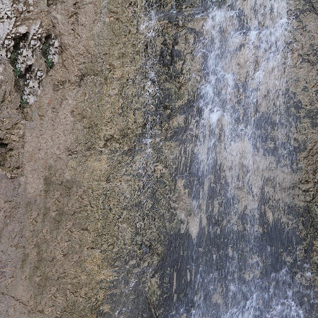 آبشار گچان چشمه ای جاری در ایلام 