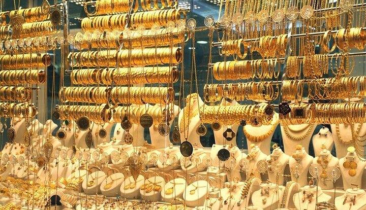 قیمت انواع سکه و طلا ۱۱ بهمن ۱۴۰۰ / قیمت‌ها در بازار عقب‌نشینی کرد + جدول