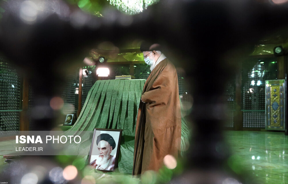 حضور رهبری در حرم امام خمینی و گلزار شهدا / تصاویر