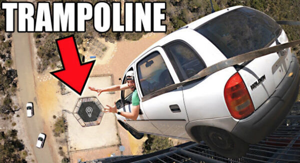 پرتاپ وحشتناک خودرو از ارتفاع ۴۵ متری بر روی یک ترامپولین / فیلم